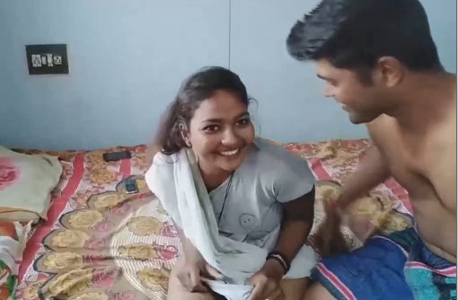 Desi couple sex video mms in a hotel