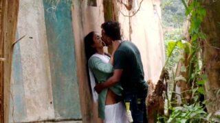 Outdoor Fucking 4 MMS Clips of 4 Desi Couples in Same Place